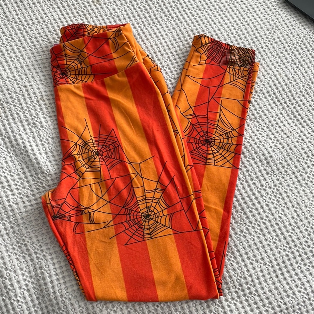 EUC Lularoe OS Halloween leggings.